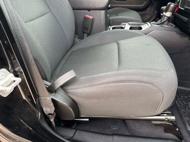 Used 2019 Jeep Wrangler Unlimited Sport AWD/4WD image 13