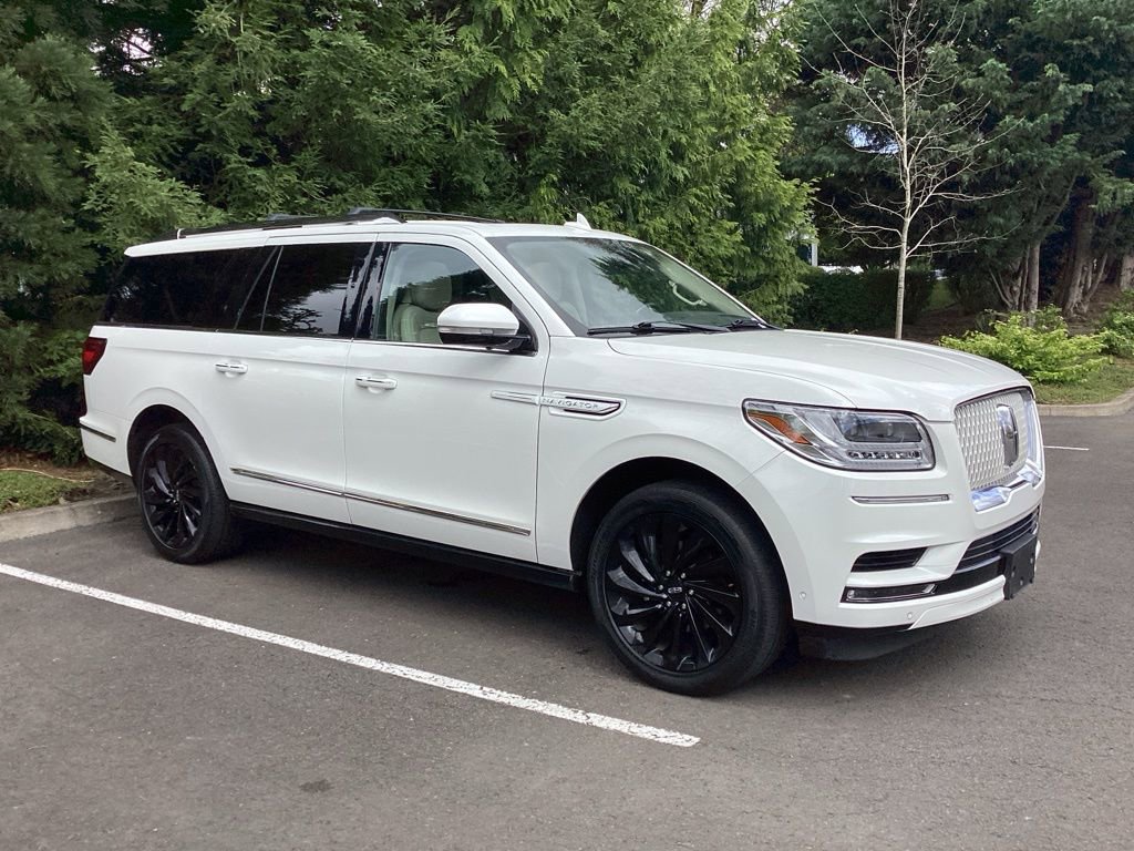 Used 2021 Lincoln Navigator L Reserve image 8