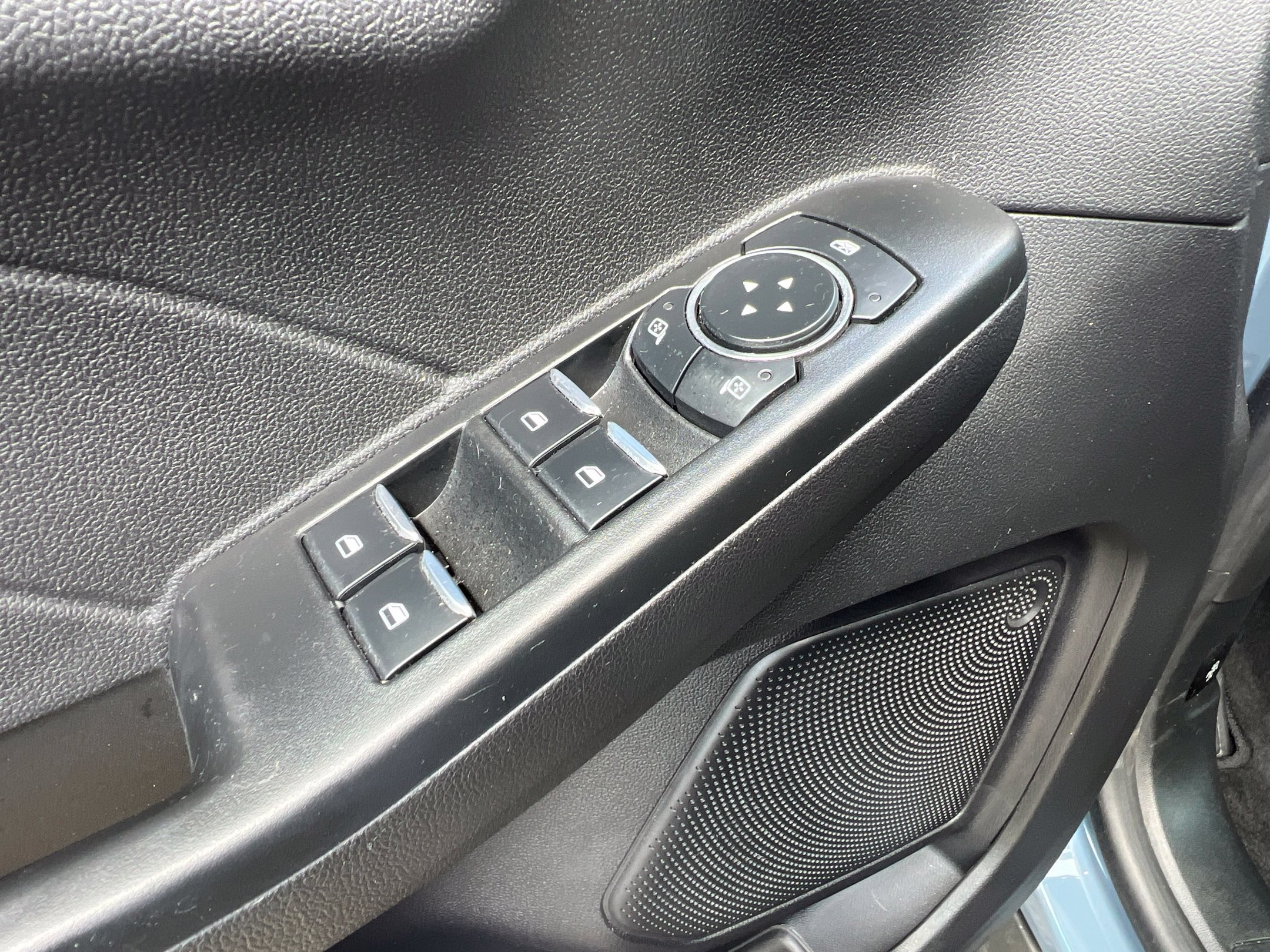 Used 2023 Ford Escape SE FWD image 18