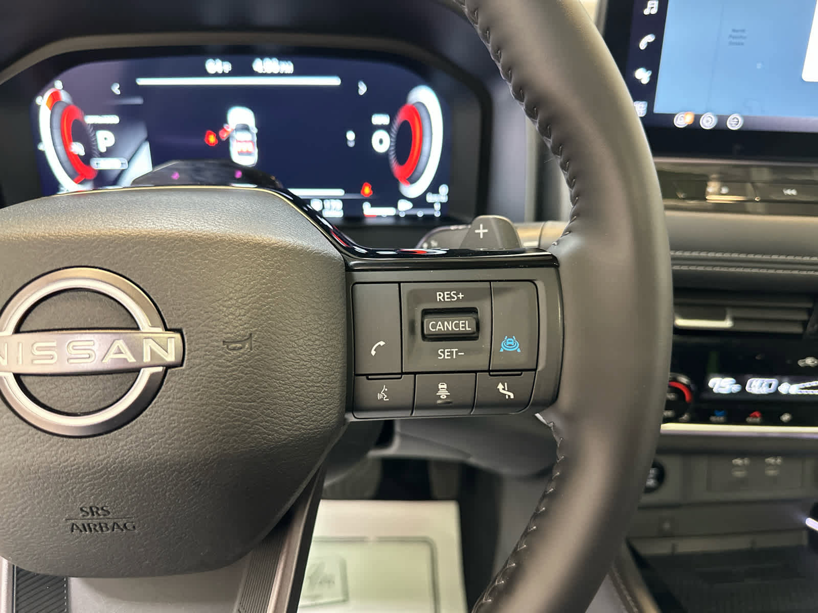 Certified 2025 Nissan Rogue Platinum w/ Tech Package image 22