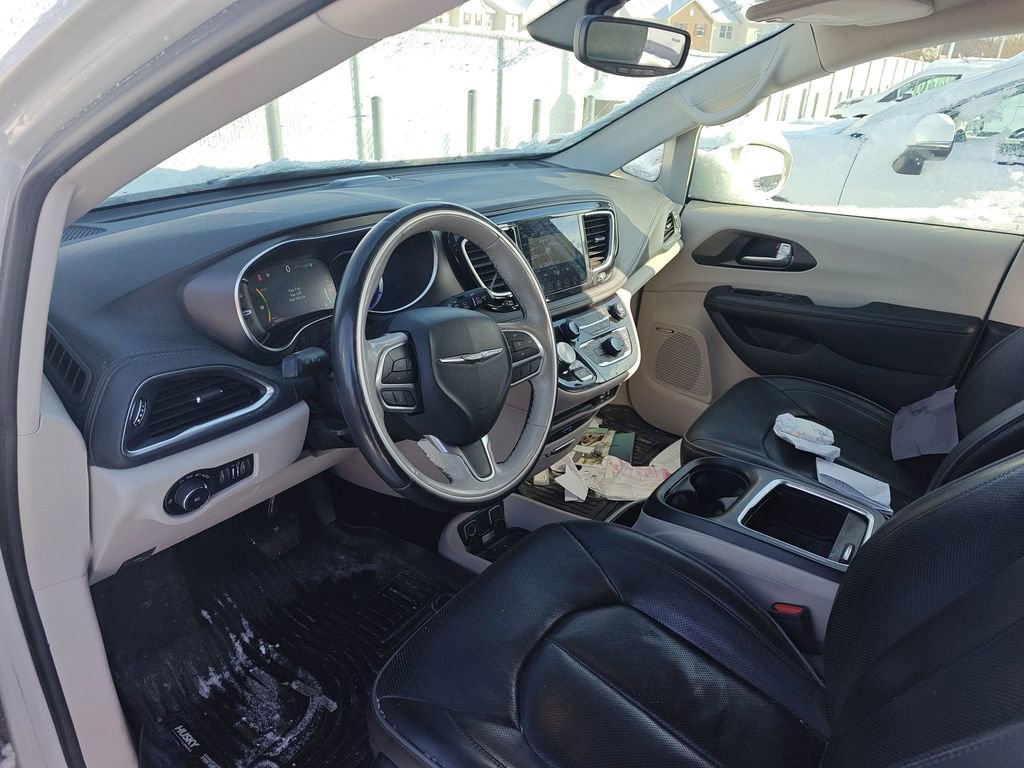 Used 2020 Chrysler Pacifica Limited image 9