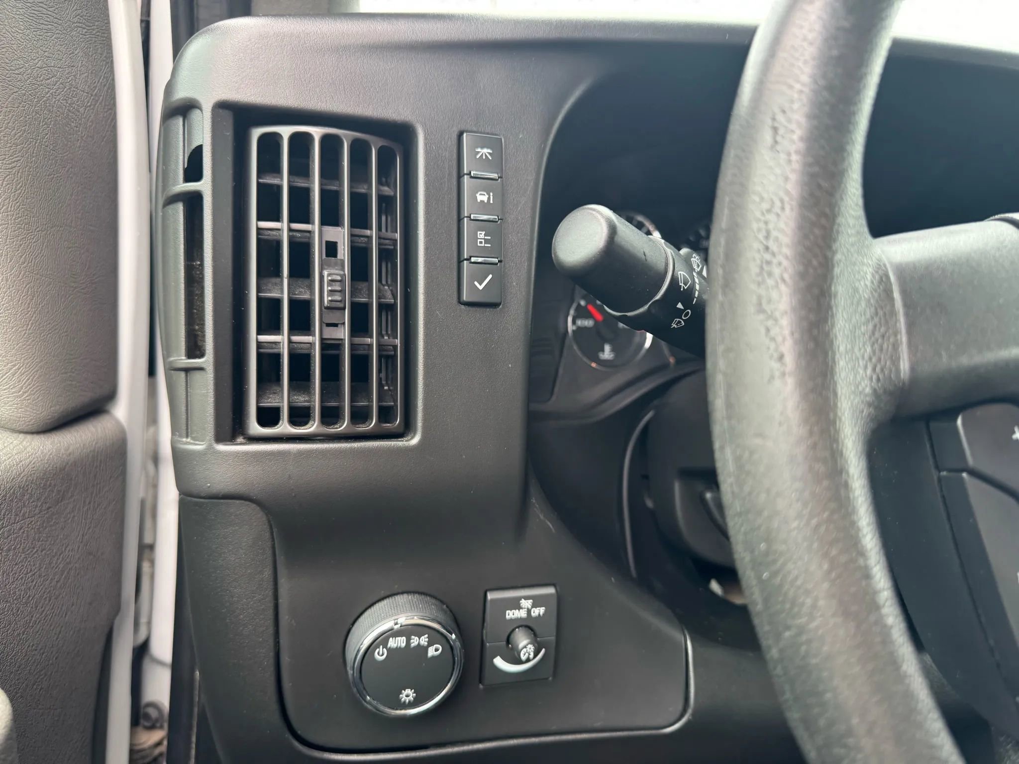 Used 2020 Chevrolet Express 2500 w/ Driver Convenience Package image 17