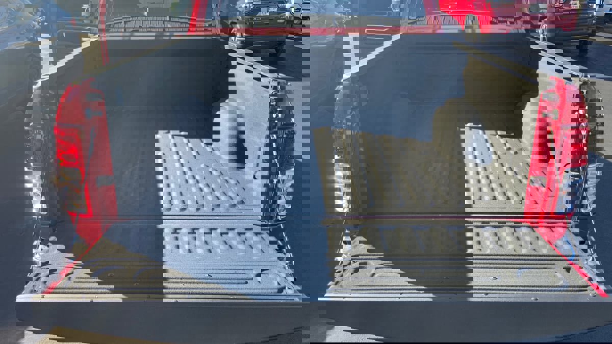 Used 2024 RAM 2500 Big Horn w/ Bed Utility Group image 12