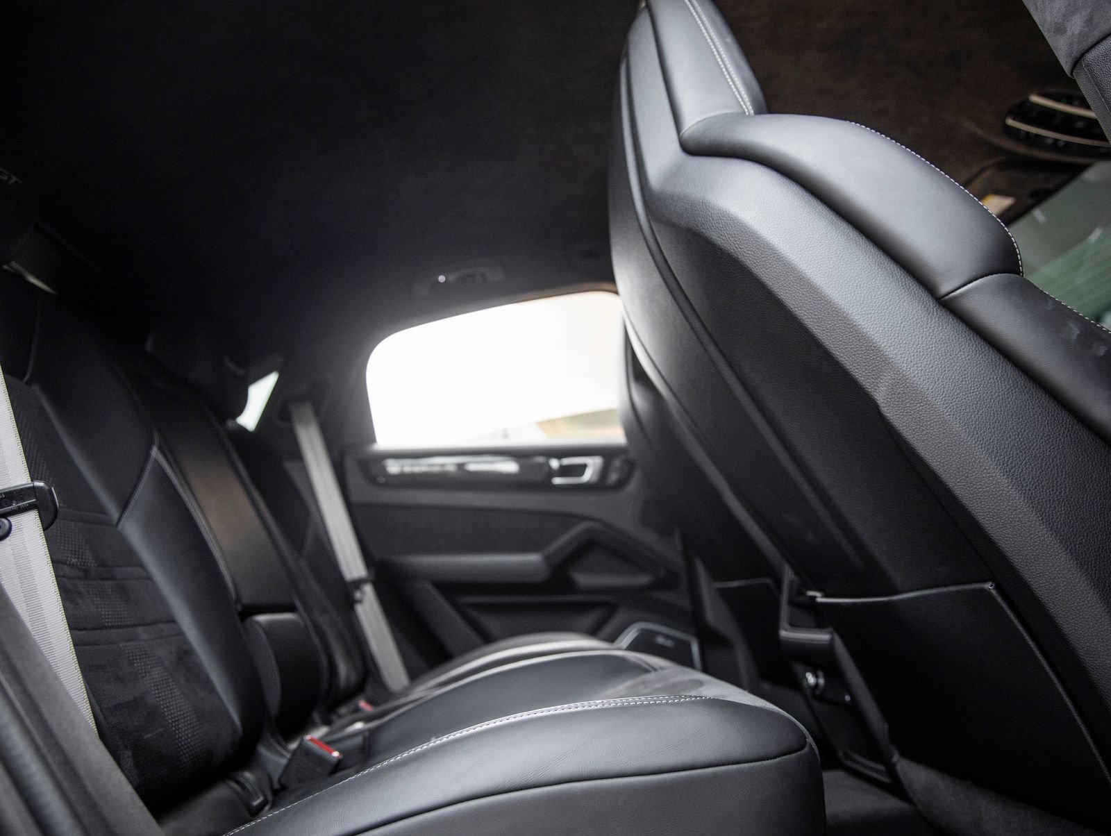 Certified 2022 Porsche Cayenne Turbo GT AWD/4WD image 43