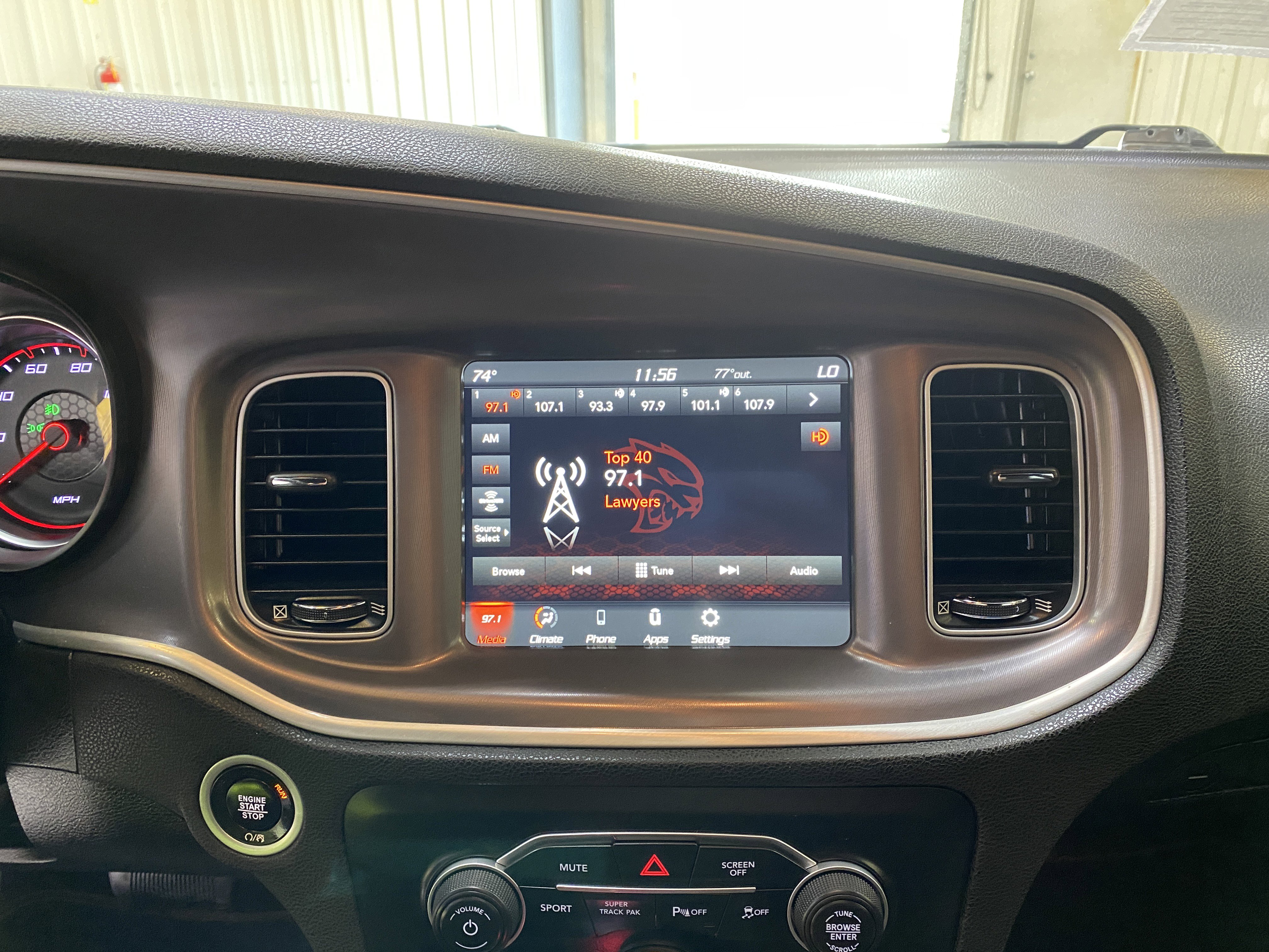 Used 2022 Dodge Charger SXT image 34