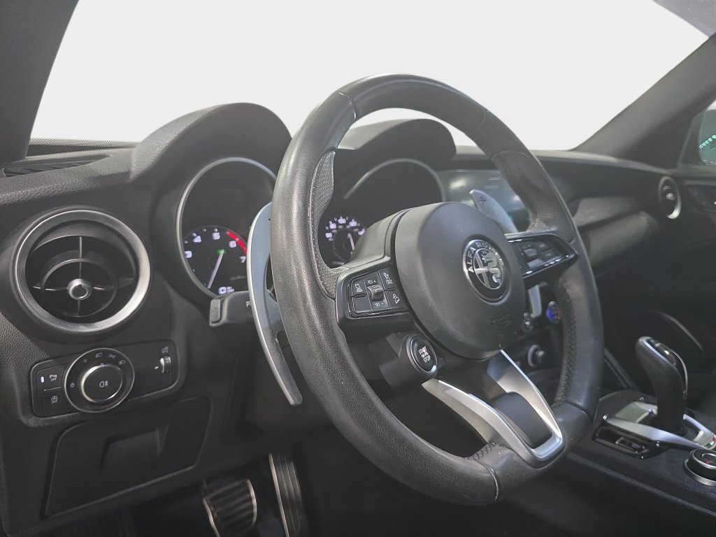 Used 2023 Alfa Romeo Stelvio Sprint RWD image 19