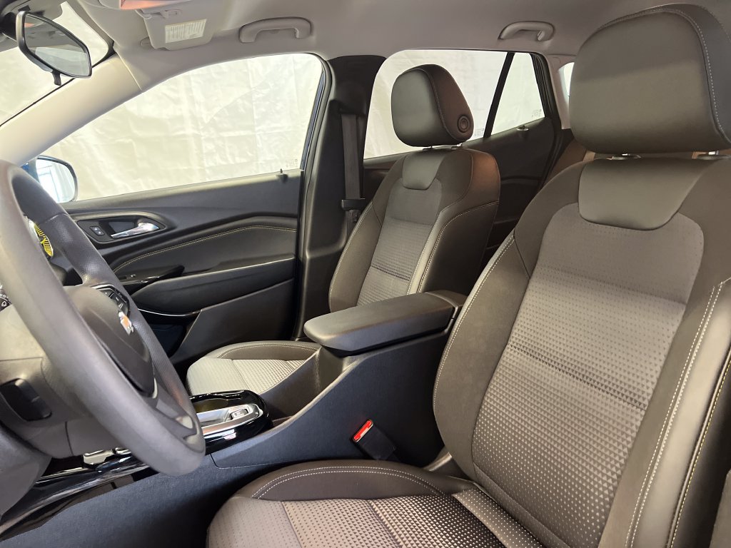 Used 2024 Chevrolet Trax LT FWD image 19