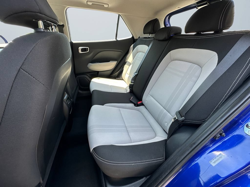 Used 2025 Hyundai Venue SEL FWD image 13