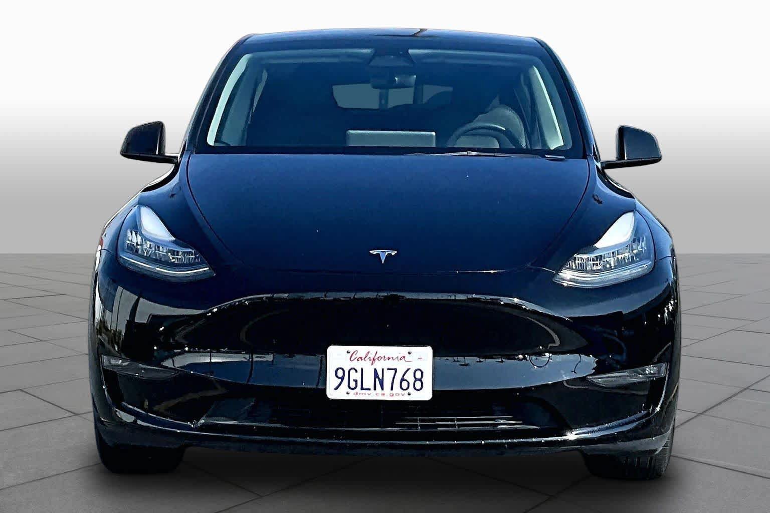 Used 2023 Tesla Model Y AWD image 3