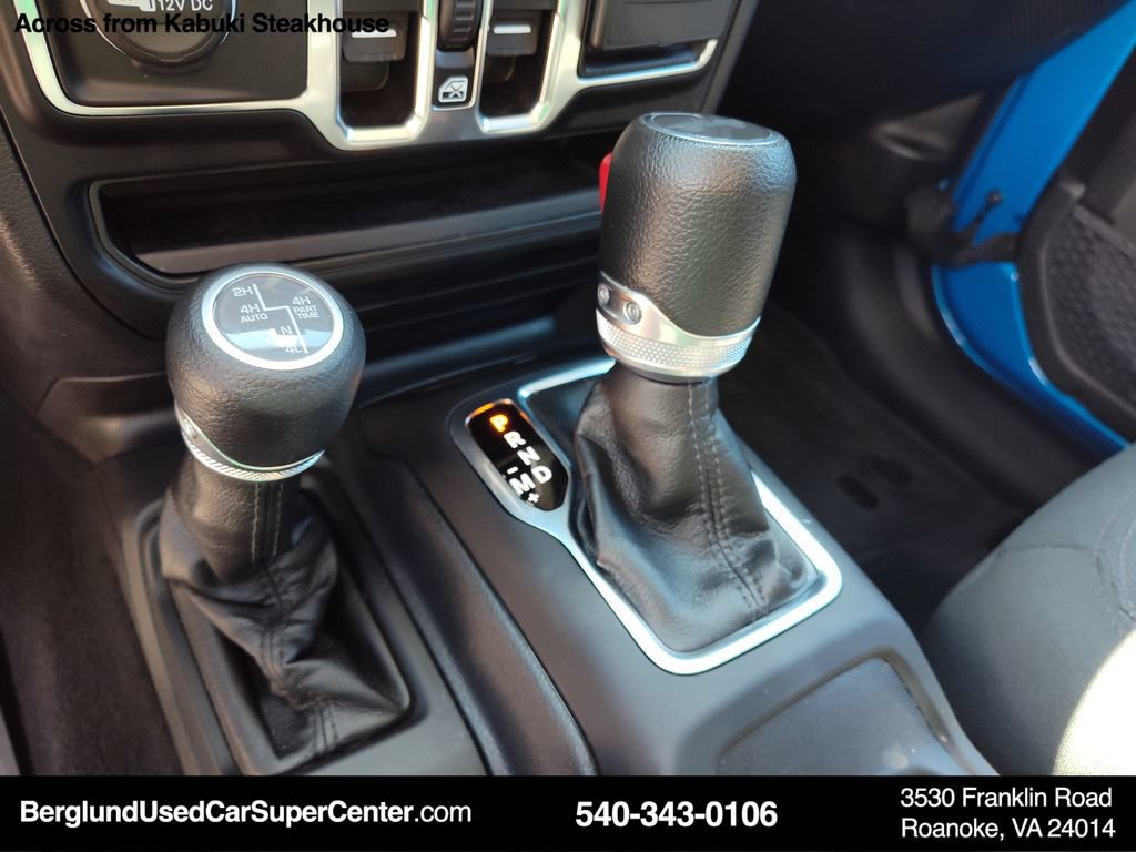 Used 2023 Jeep Wrangler Unlimited w/ Cold Weather Group AWD/4WD image 33