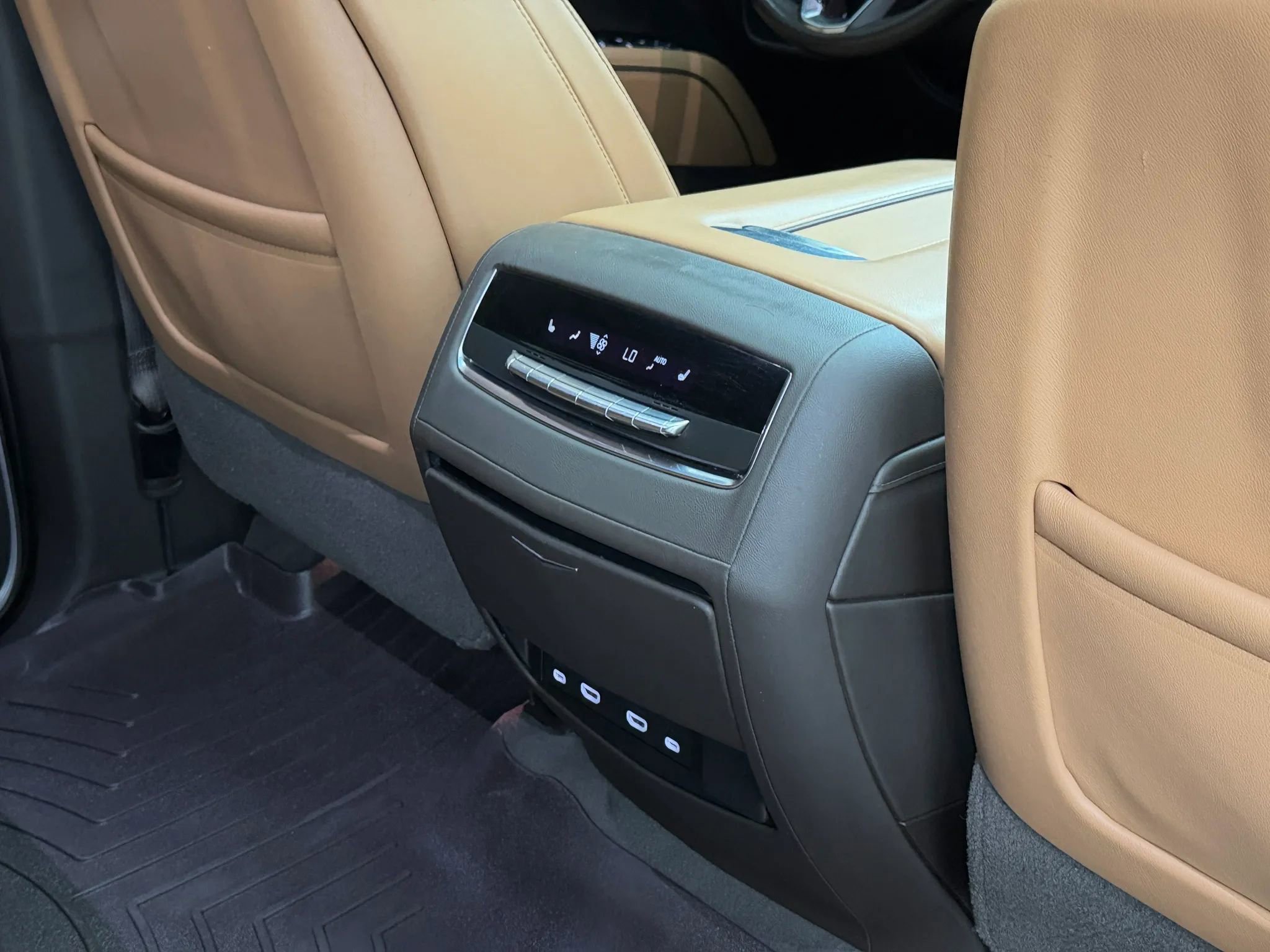 Used 2021 Cadillac Escalade ESV Sport AWD/4WD image 34