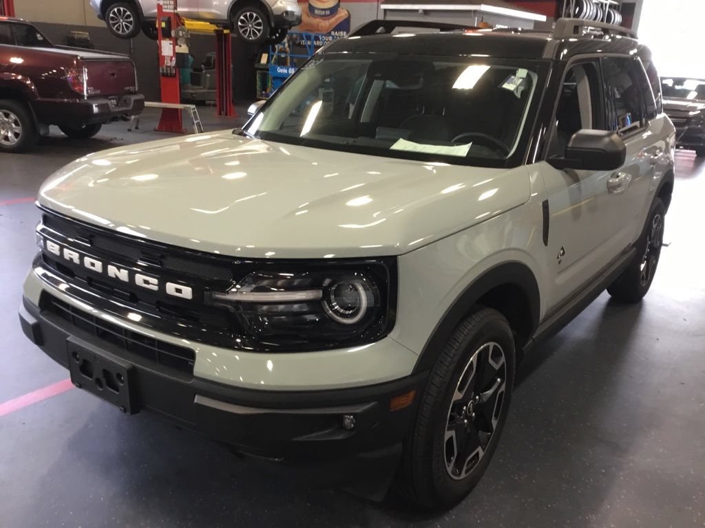 Used 2024 Ford Bronco Sport Outer Banks AWD/4WD image 3