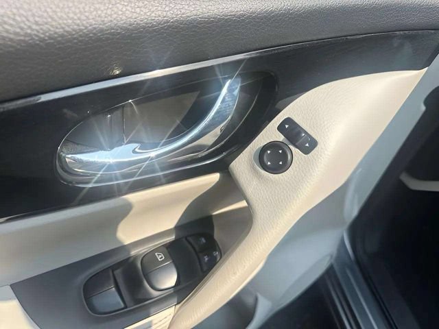 Used 2020 Nissan Rogue Sport SV w/ All-Weather Package FWD image 5