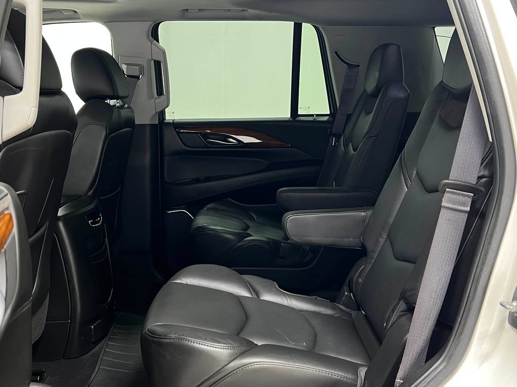 Used 2017 Cadillac Escalade Luxury AWD/4WD image 32