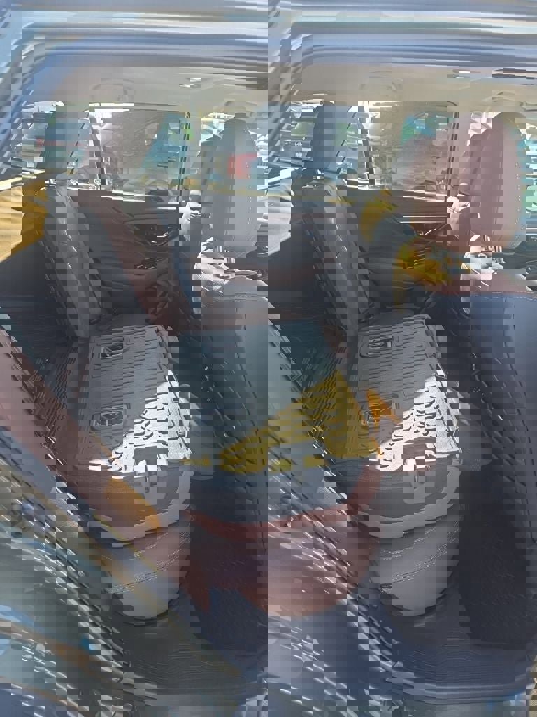 Used 2023 Subaru Outback Touring w/ Popular Package #2 image 27