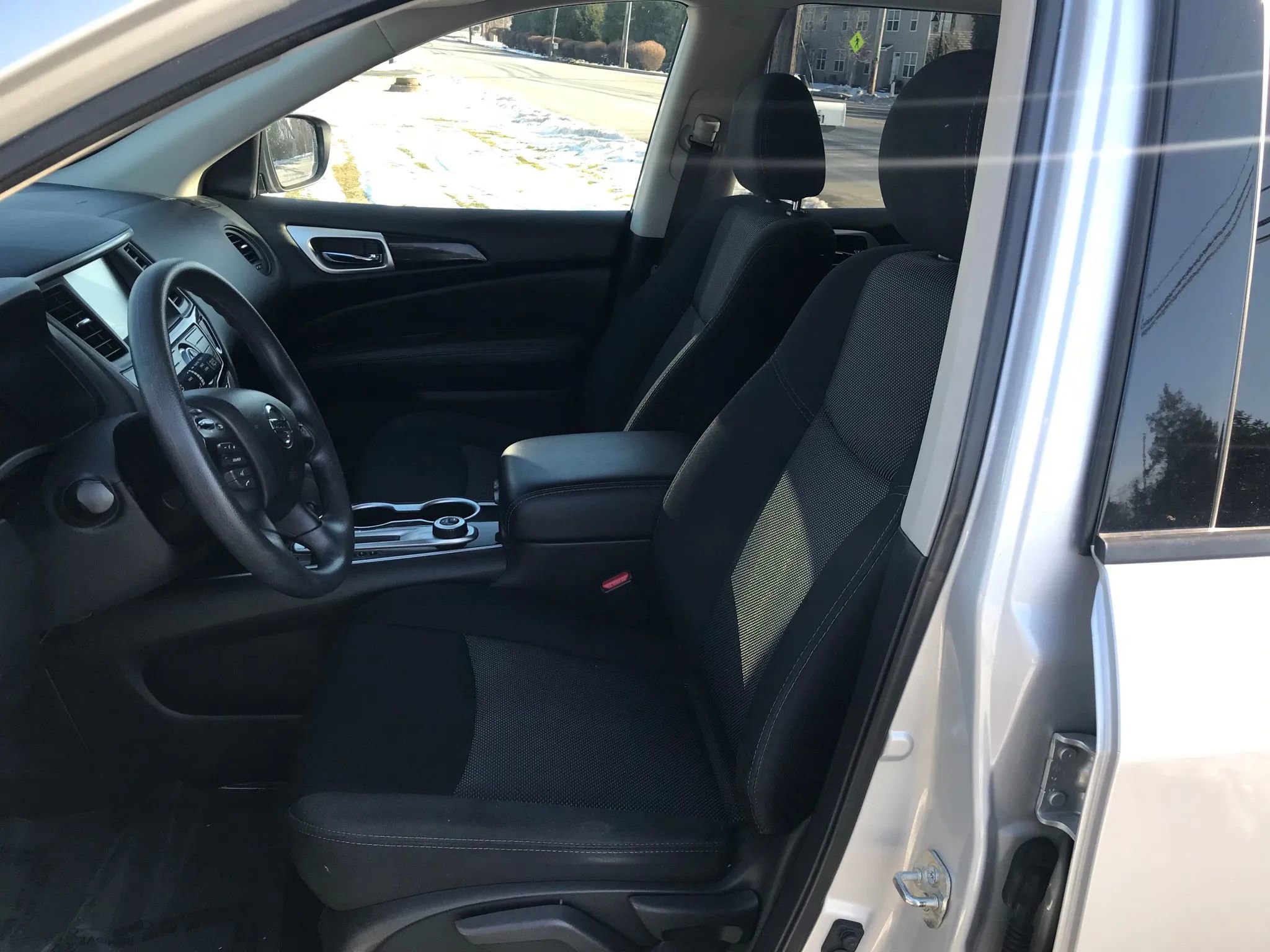 Used 2020 Nissan Pathfinder S image 14