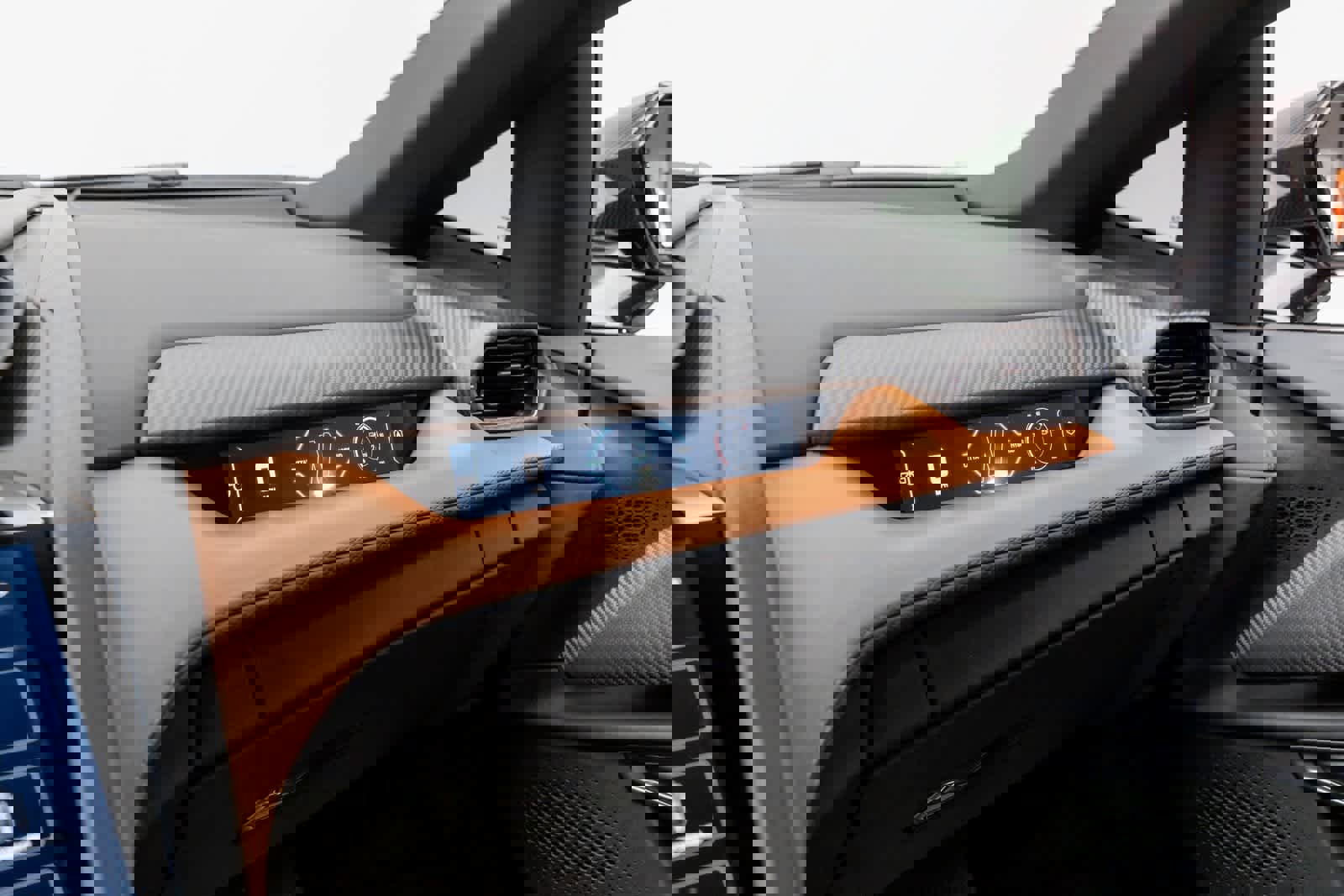 Used 2024 Lamborghini Revuelto image 30