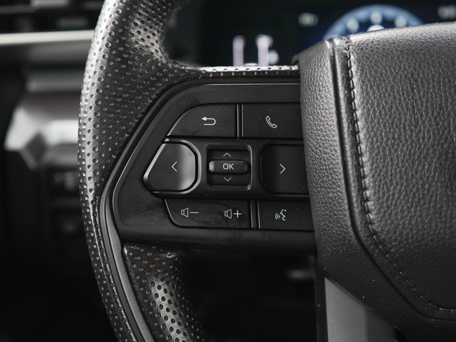 Used 2025 Toyota Tacoma SR5 AWD/4WD image 24