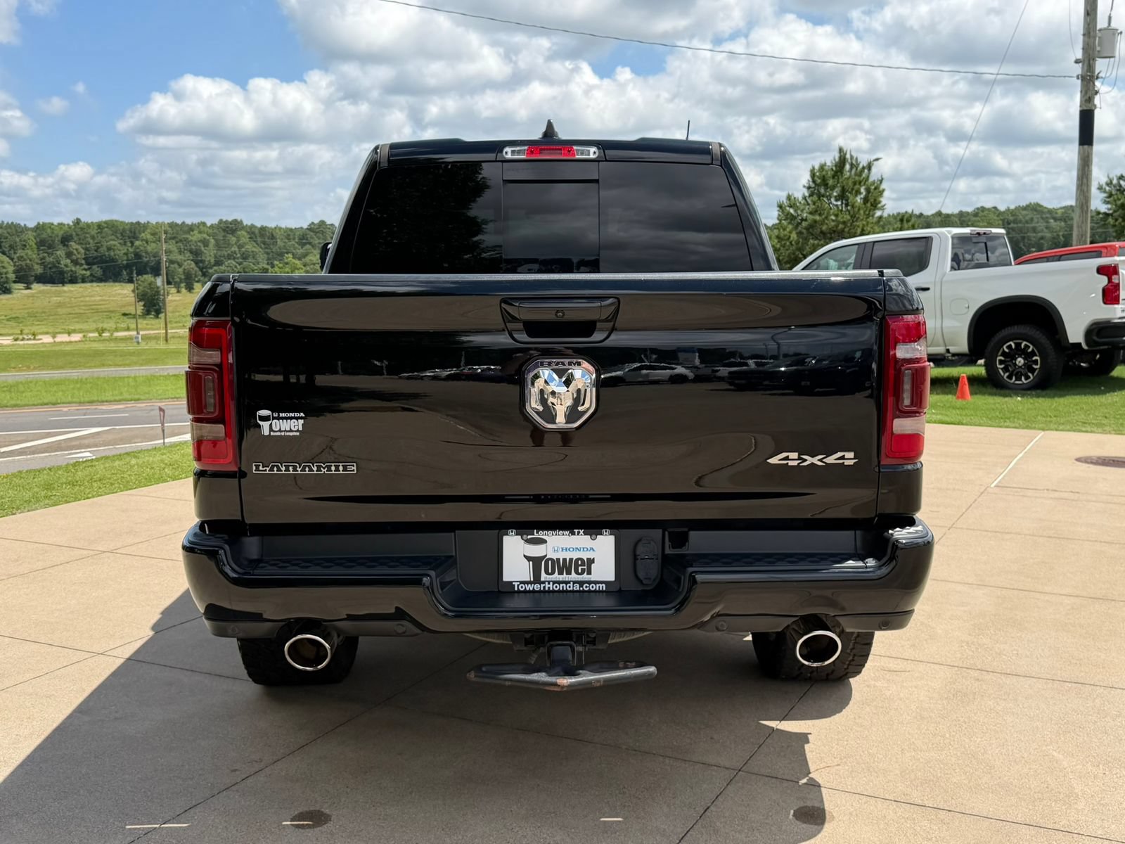Used 2022 RAM 1500 Laramie w/ Sport Appearance Package AWD/4WD image 5