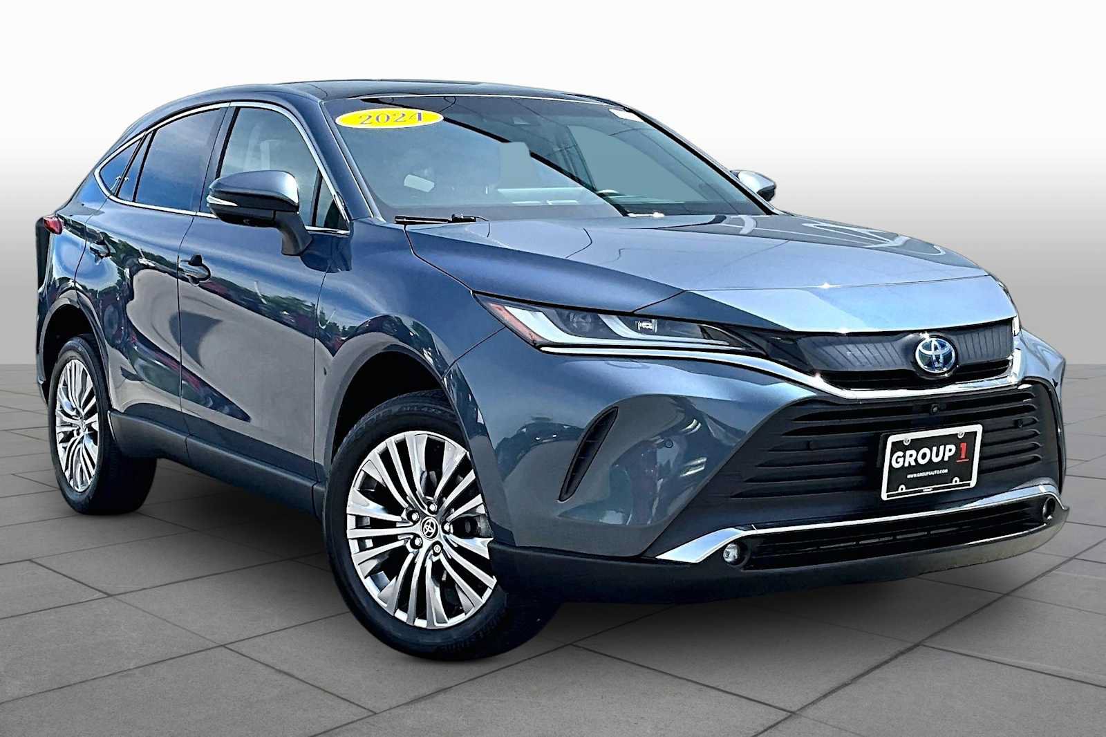 Used 2024 Toyota Venza Limited AWD/4WD image 3