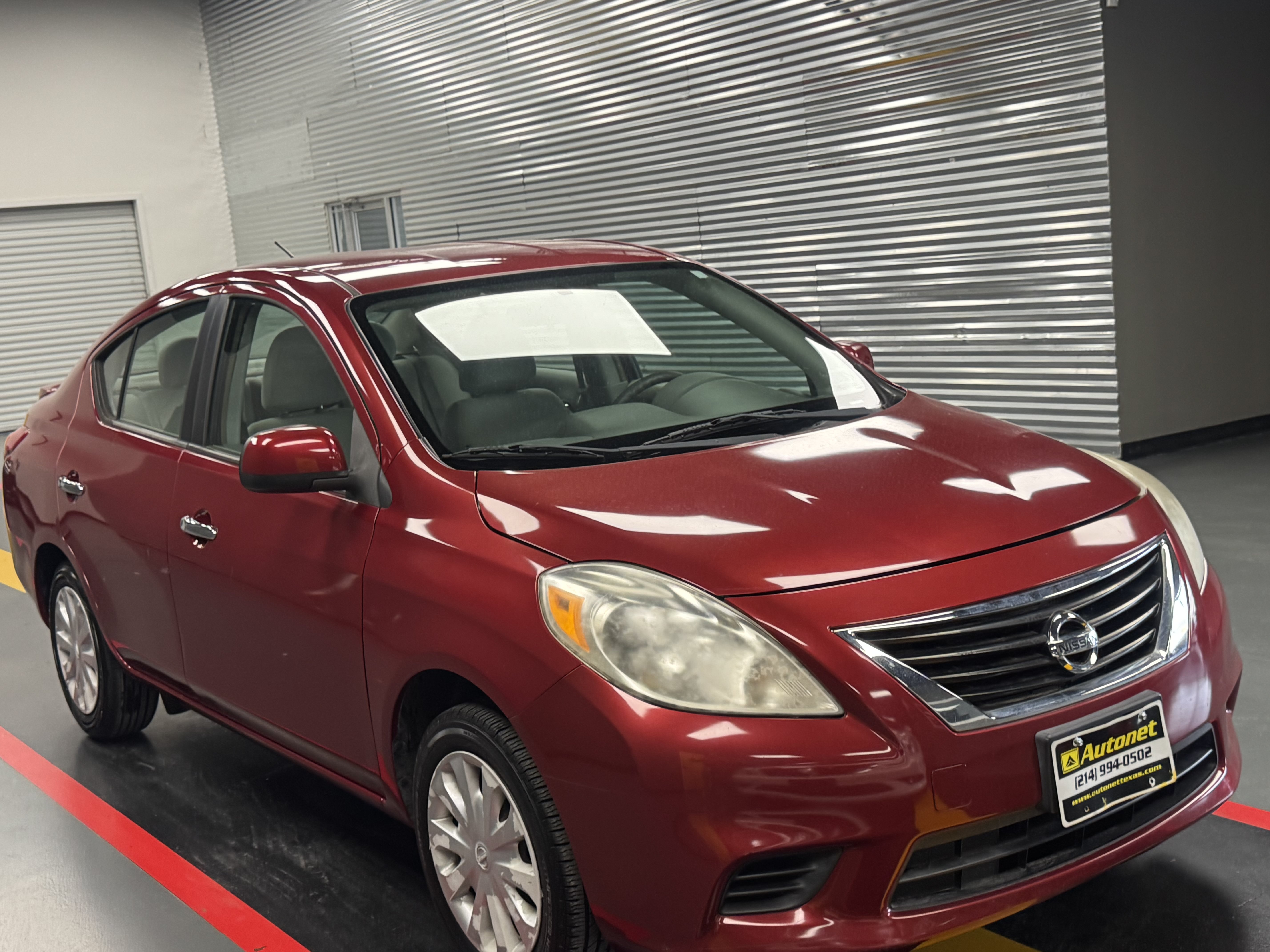 Used 2013 Nissan Versa SV FWD image 7