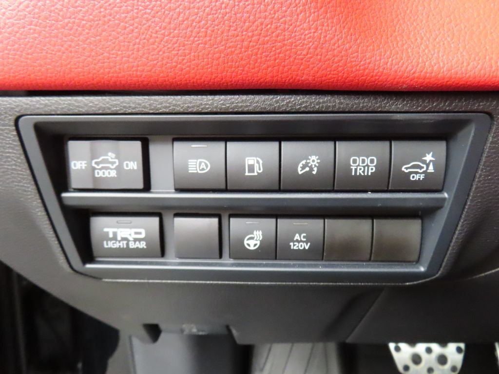 Used 2025 Toyota Tundra Limited AWD/4WD image 55