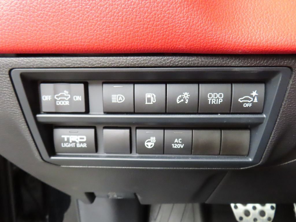 Used 2025 Toyota Tundra Limited AWD/4WD image 55