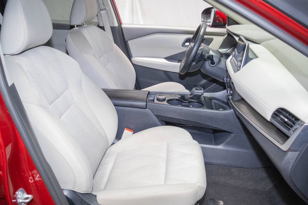 Used 2025 Nissan Rogue SV AWD/4WD image 14
