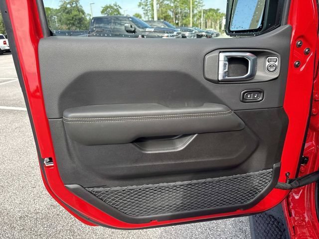 New 2026 Jeep Wrangler Unlimited Sahara w/ Whitecap Package AWD/4WD image 17