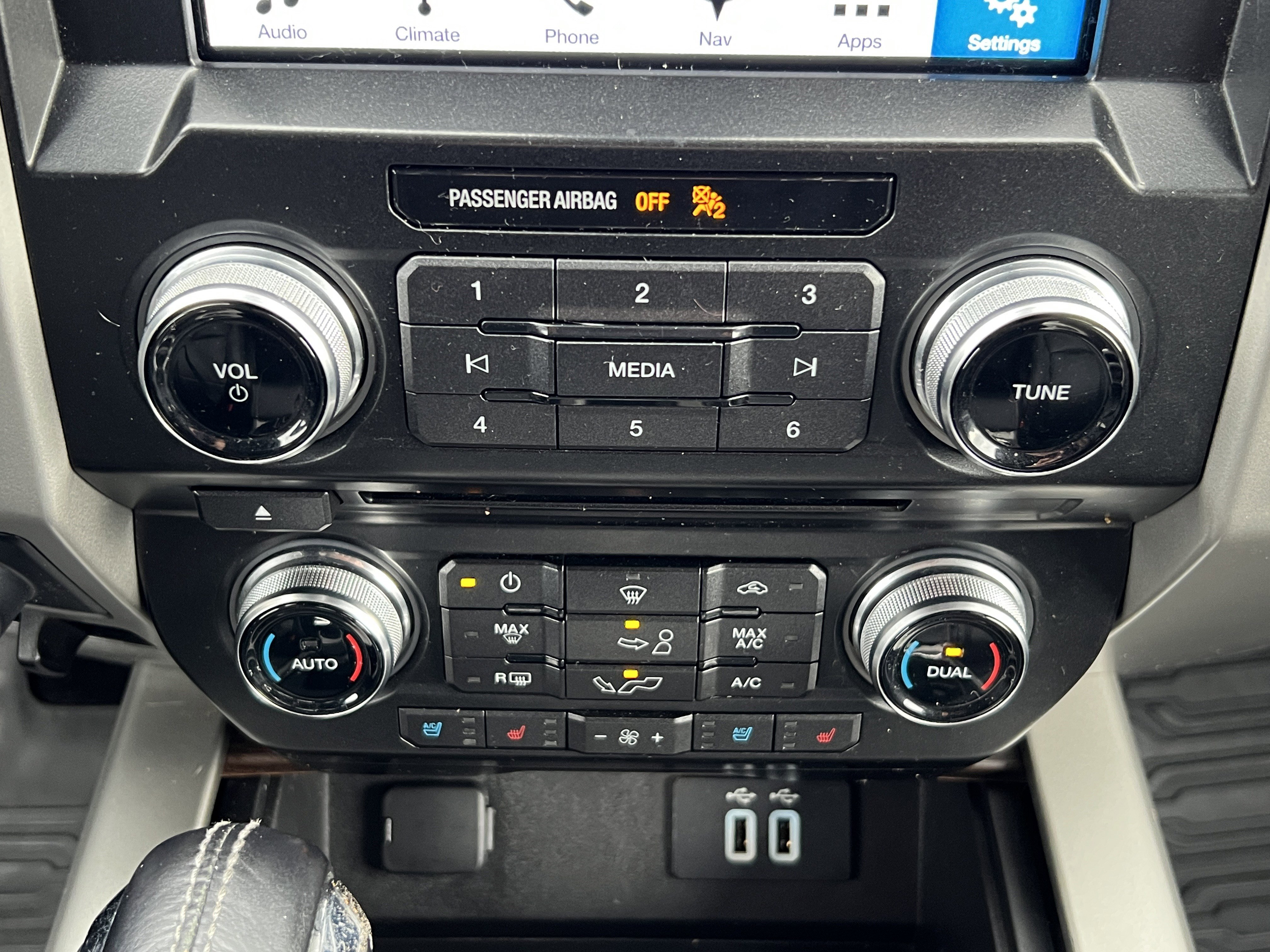 Used 2016 Ford F150 Lariat w/ Equipment Group 502A Luxury image 28