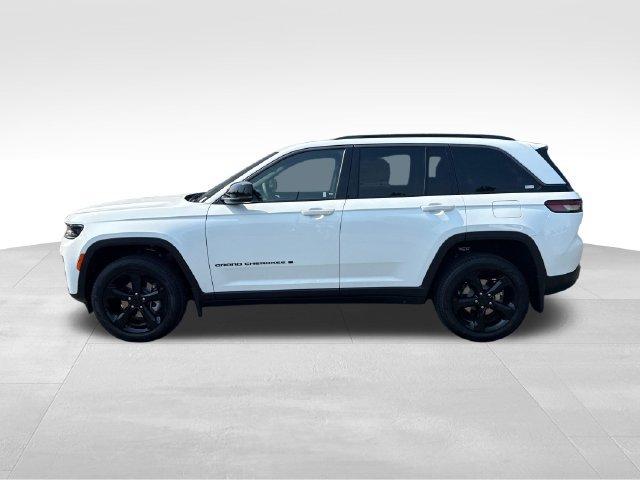 New 2026 Jeep Grand Cherokee Limited w/ Limited Altitude Package AWD/4WD image 4