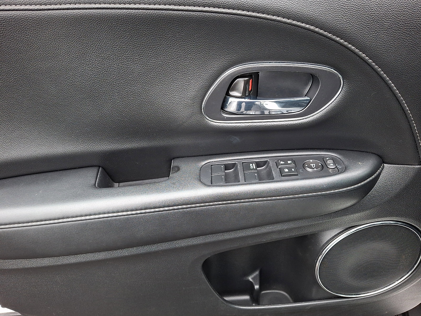 Used 2021 Honda HR-V EX-L image 12