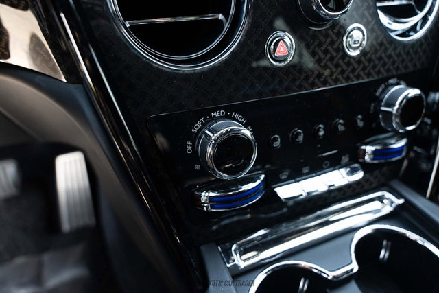 Used 2020 Rolls-Royce Cullinan Black Badge image 30