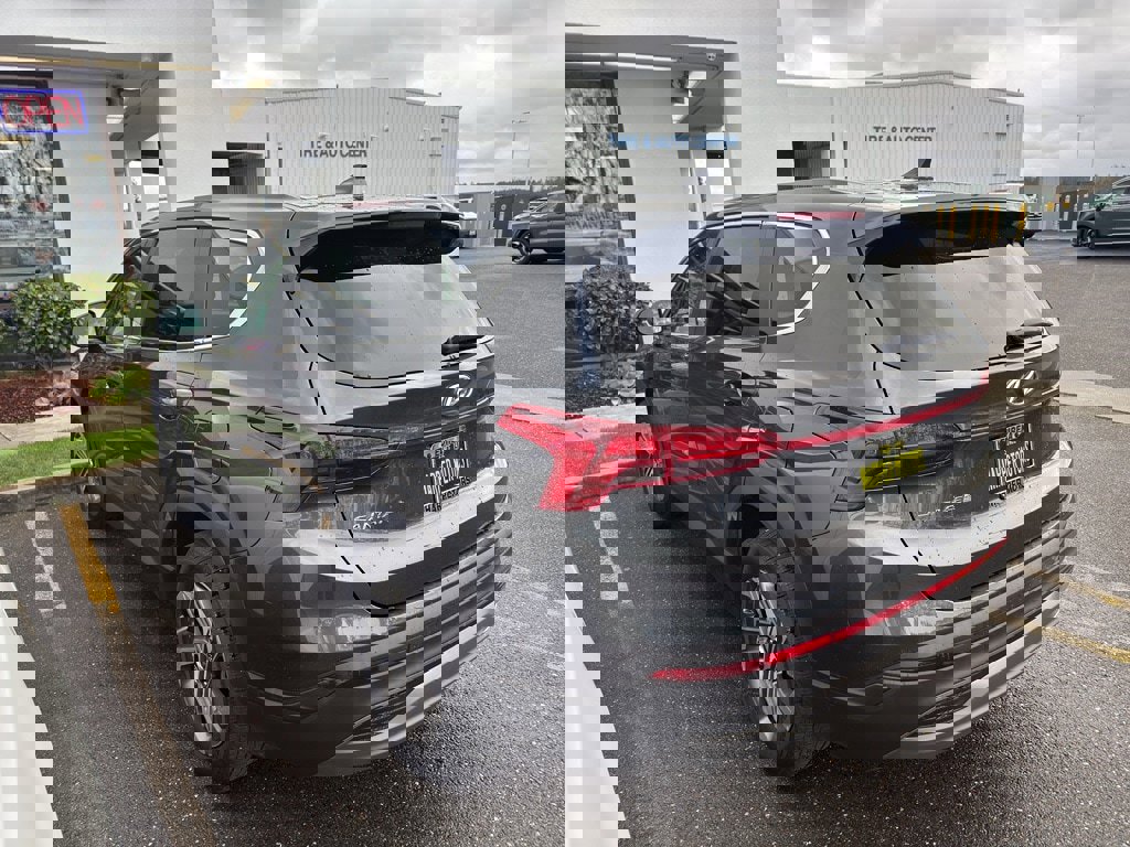 Used 2022 Hyundai Santa Fe SE w/ Cargo Package image 21