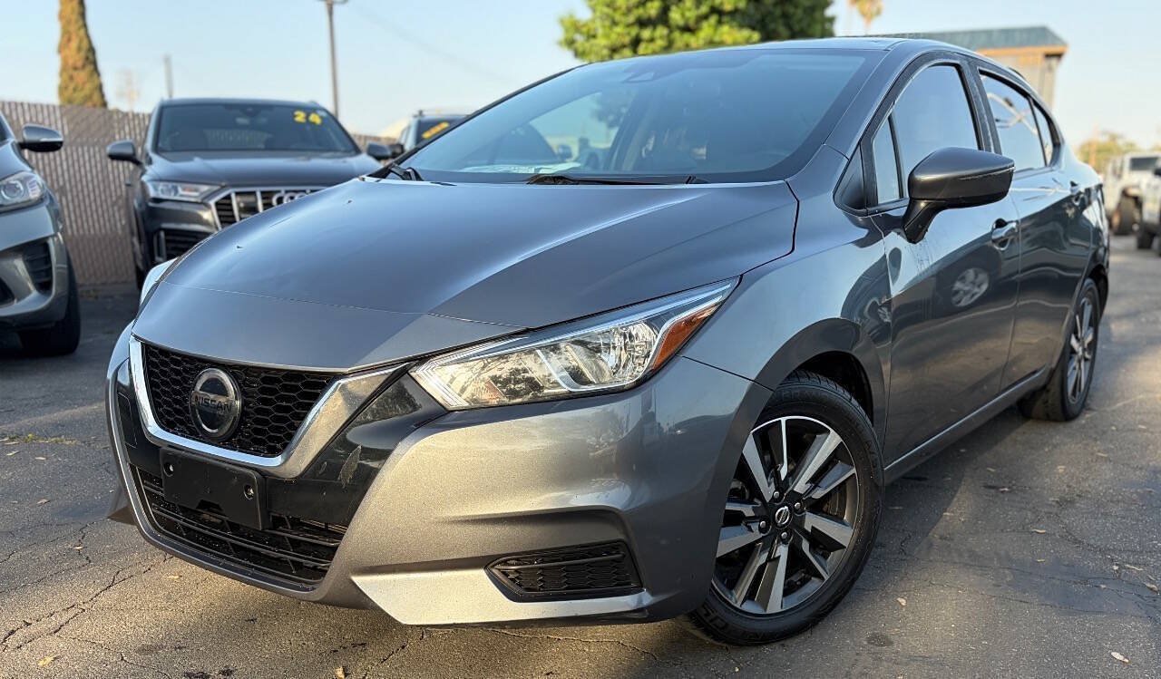 Used 2021 Nissan Versa SV FWD image 2