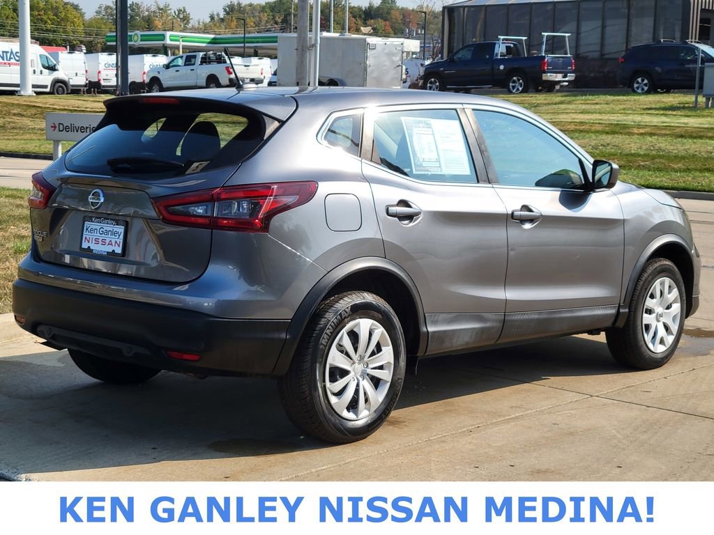 Used 2020 Nissan Rogue Sport S image 3