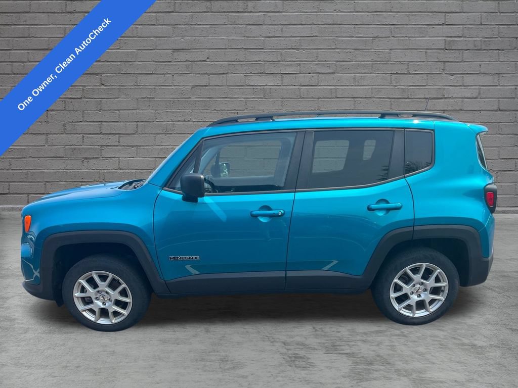 Used 2022 Jeep Renegade Latitude AWD/4WD image 2