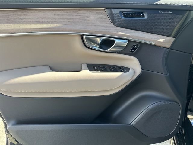 New 2026 Volvo XC90 B5 Plus w/ Protection Package image 12
