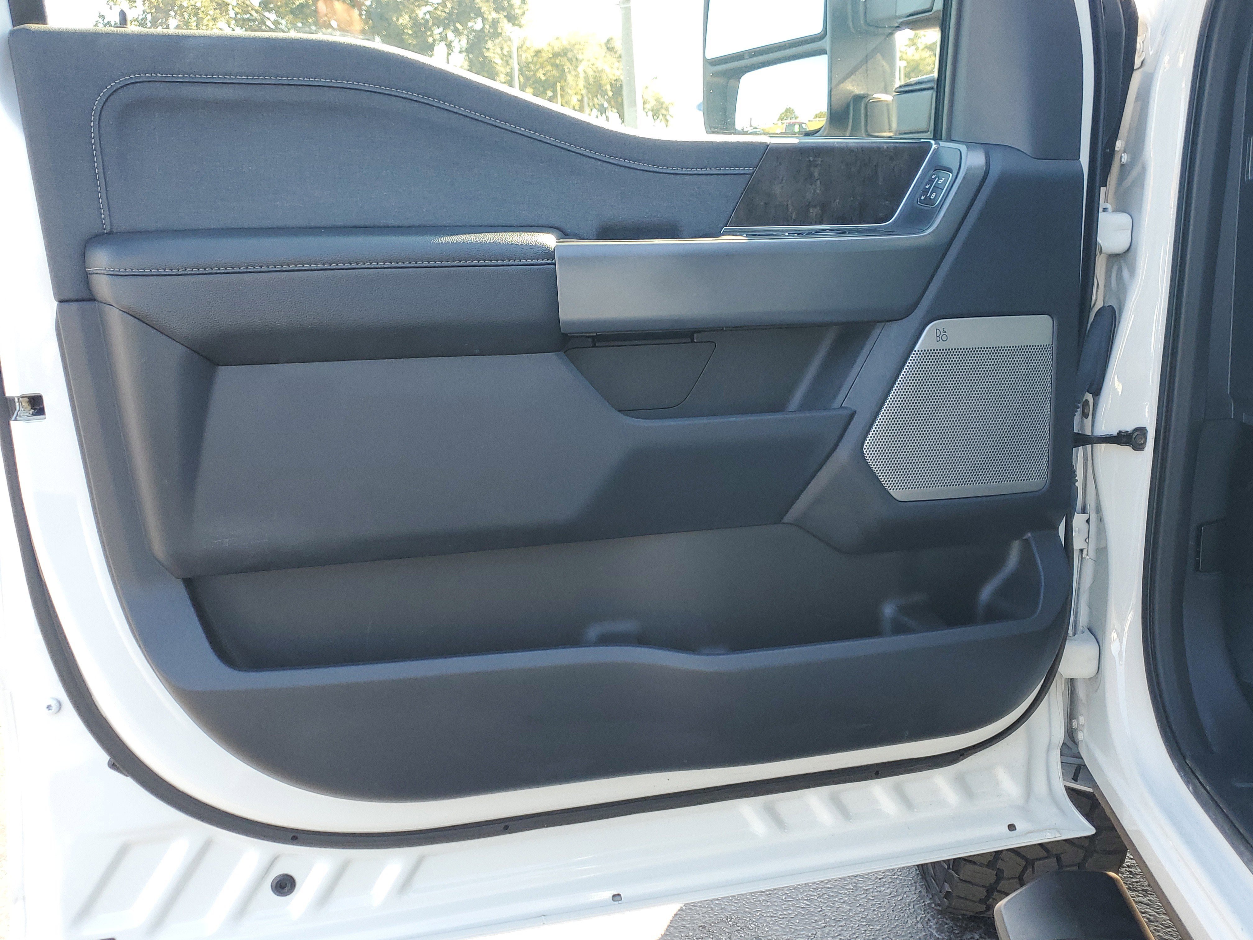 Used 2024 Ford F250 Lariat w/ Sport Appearance Package image 15