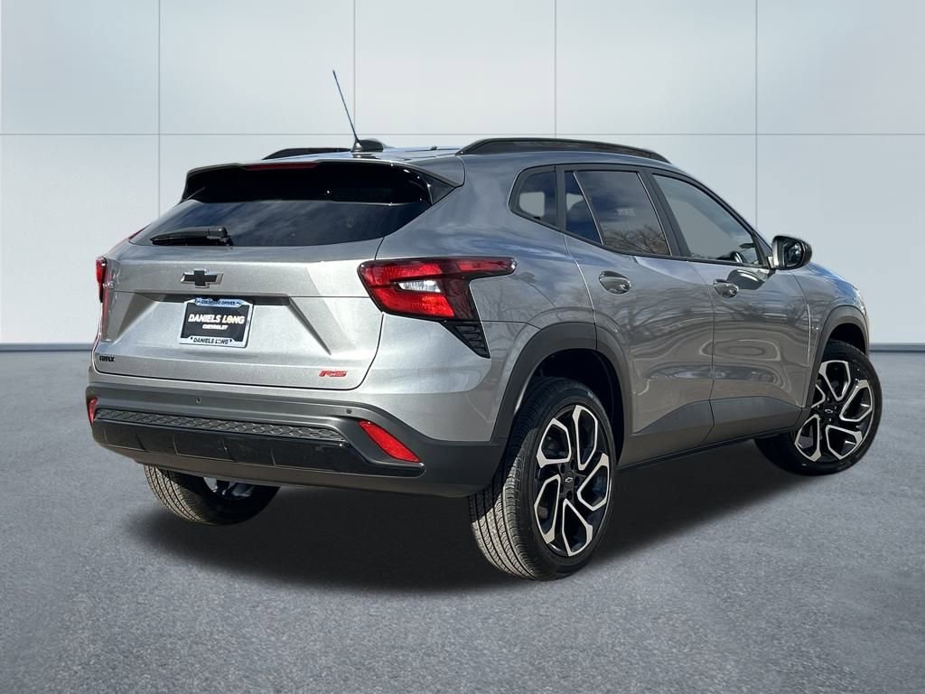 Used 2024 Chevrolet Trax RS w/ Driver Confidence Package video 2