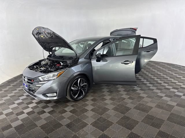 Used 2024 Nissan Versa SR FWD image 10