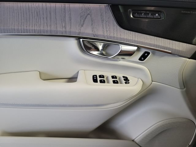 New 2026 Volvo XC90 B6 Ultra w/ Protection Package AWD/4WD image 30
