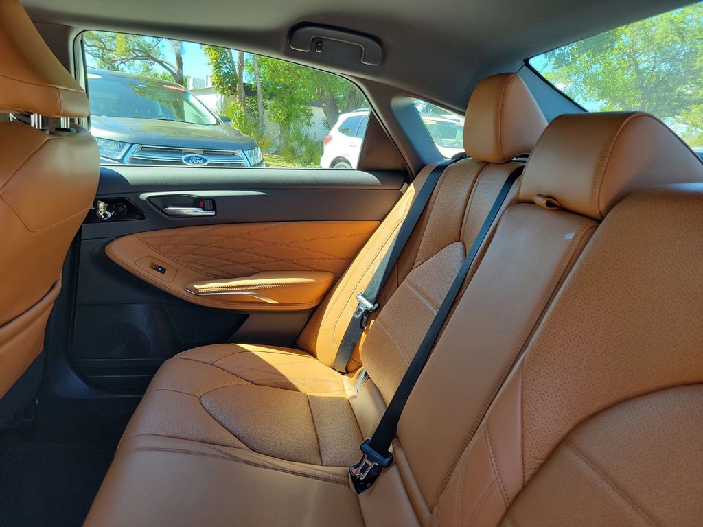 Used 2020 Toyota Avalon Limited image 15