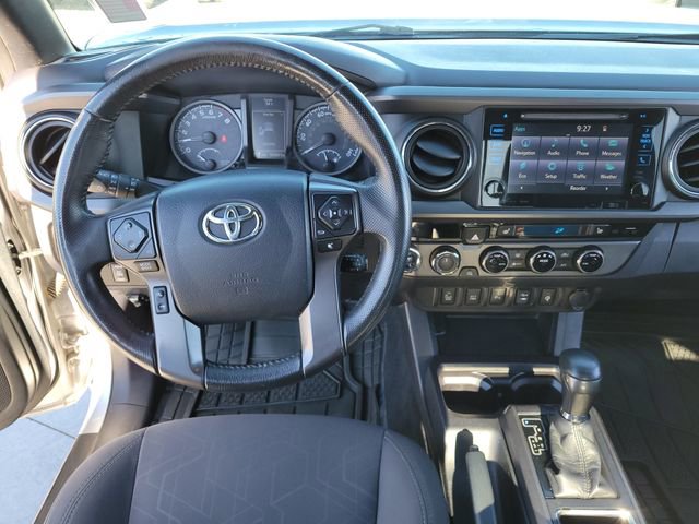 Used 2017 Toyota Tacoma TRD Off-Road w/ Premium & Technology Package image 10
