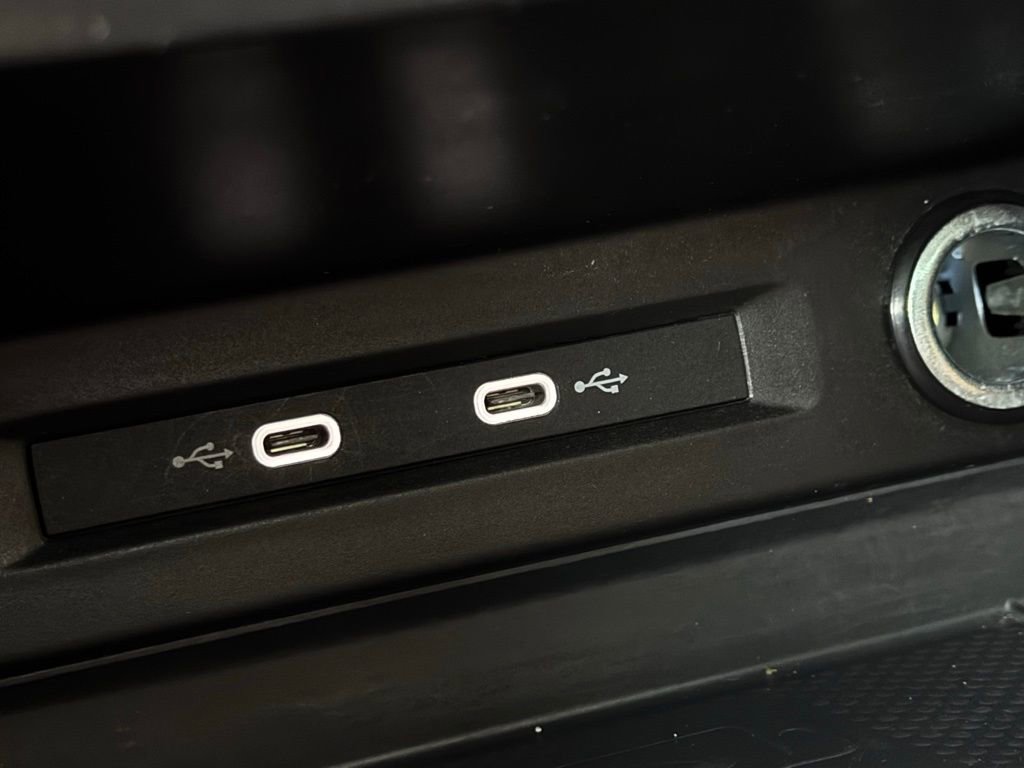 Used 2023 Volkswagen Tiguan SE w/ Panoramic Sunroof Package image 23