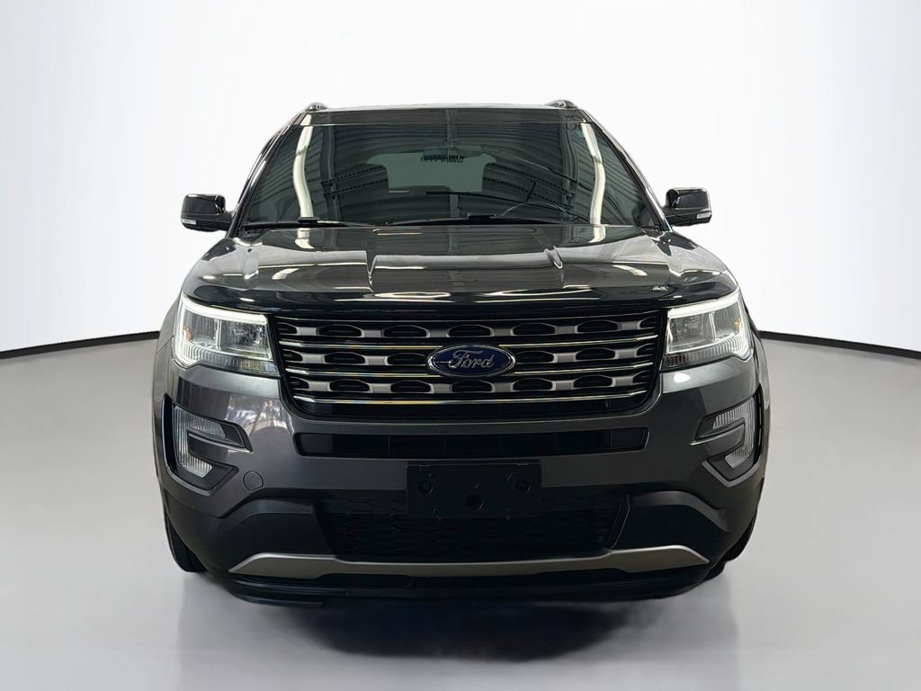 Used 2016 Ford Explorer XLT AWD/4WD image 2