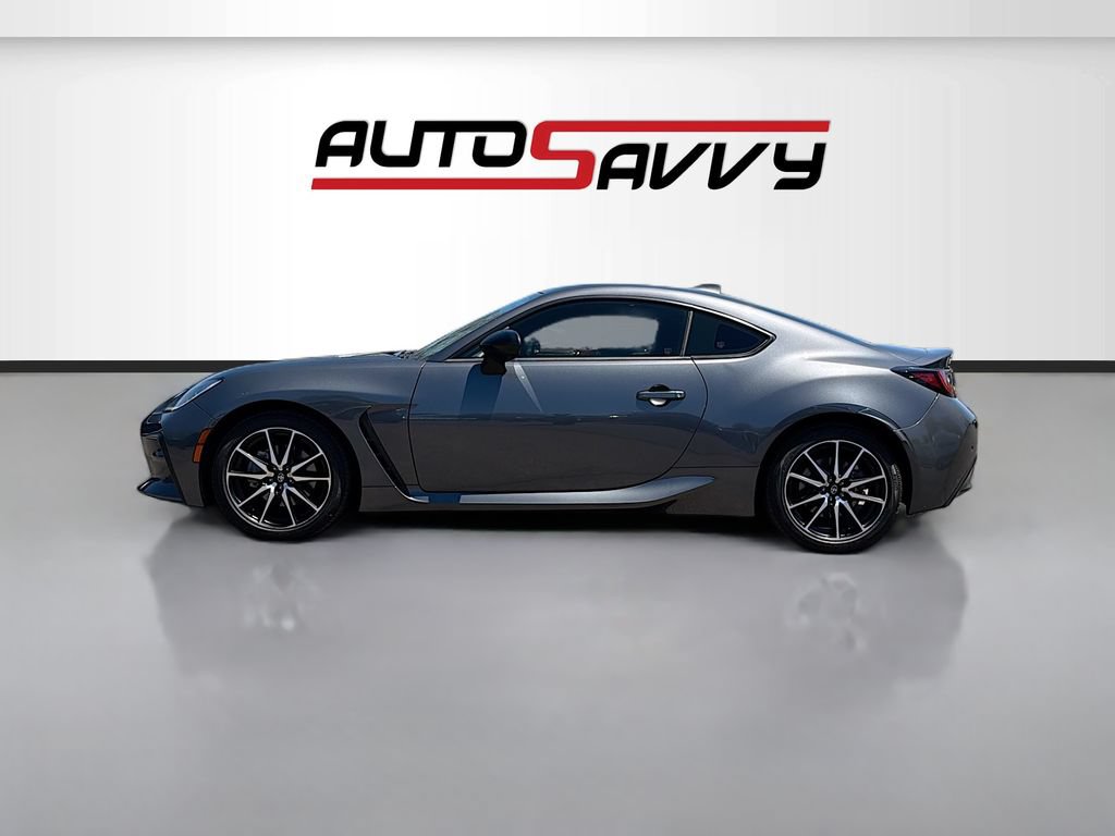 Used 2023 Toyota GR86 RWD image 4
