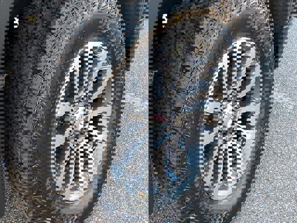 Used 2021 GMC Sierra 1500 AT4 w/ AT4 Premium Package image 27