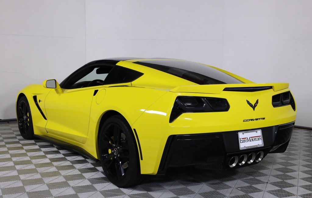 Used 2015 Chevrolet Corvette Stingray Coupe w/ 2LT Preferred Equipment Group image 4
