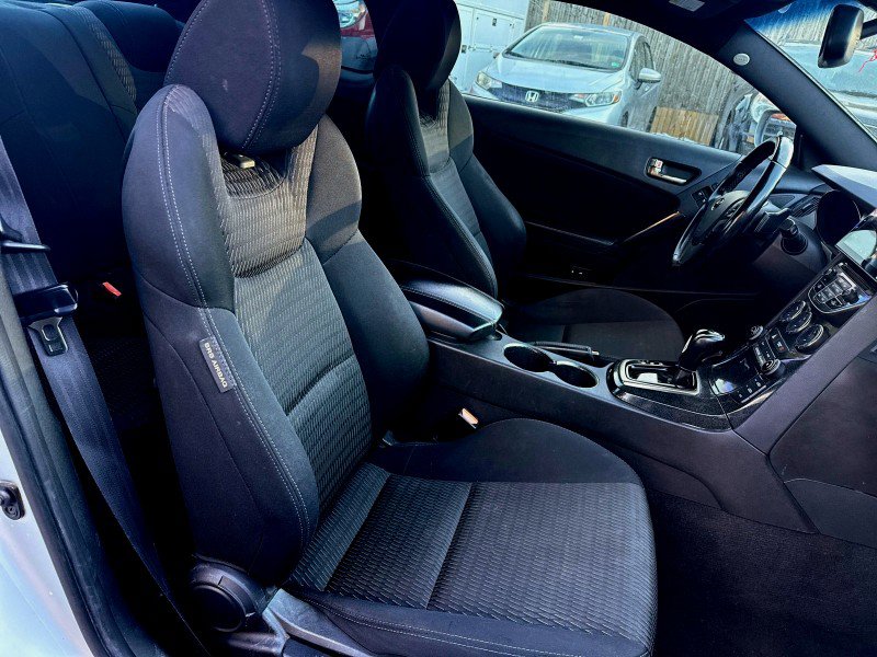 Used 2014 Hyundai Genesis 2.0T image 22